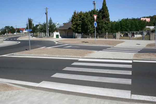 Streda nad Bodrogom – Karos - structural modifications of the roads, intersections and the elements of public transport