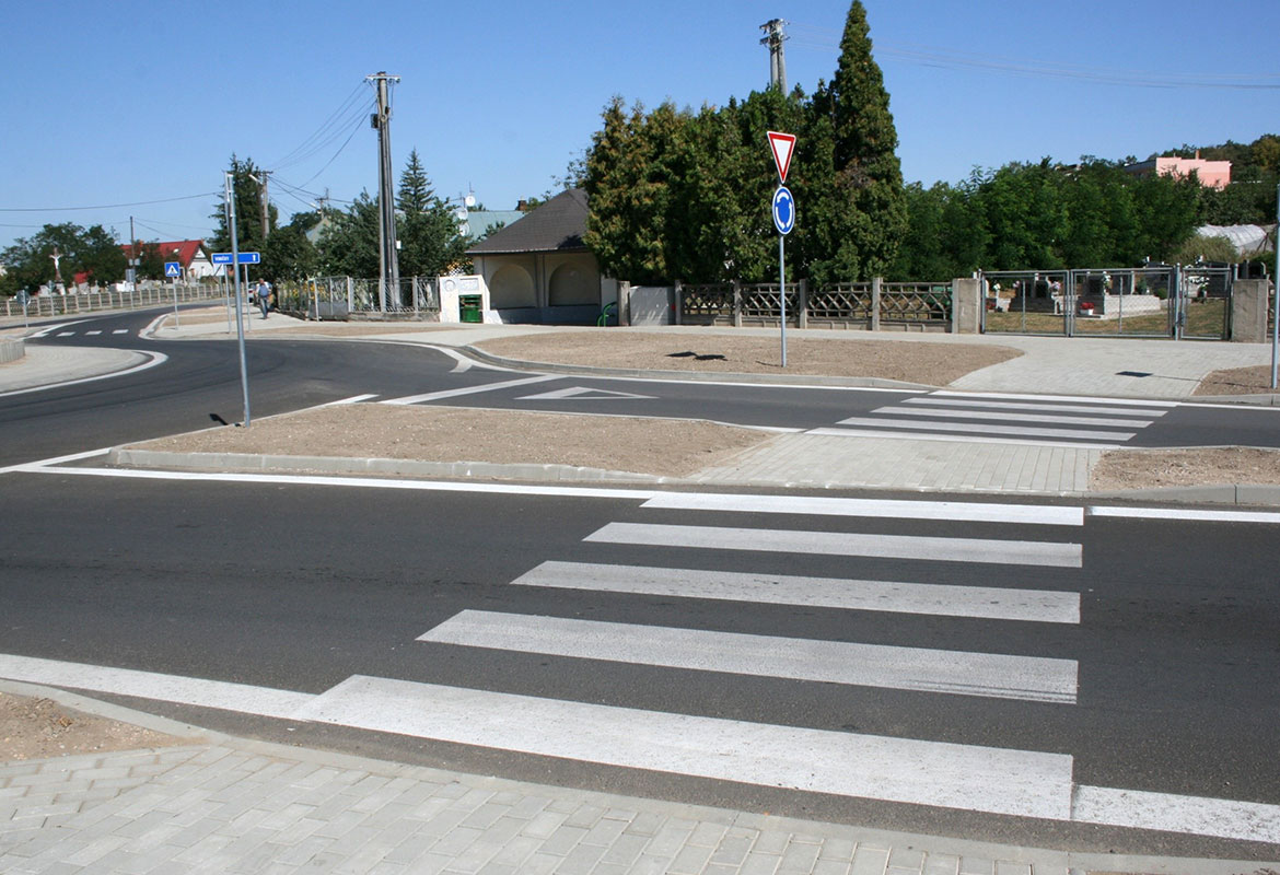 Streda nad Bodrogom – Karos - stavebné úpravy cesty, križovatky a prvkov verejnej osobnej dopravy
